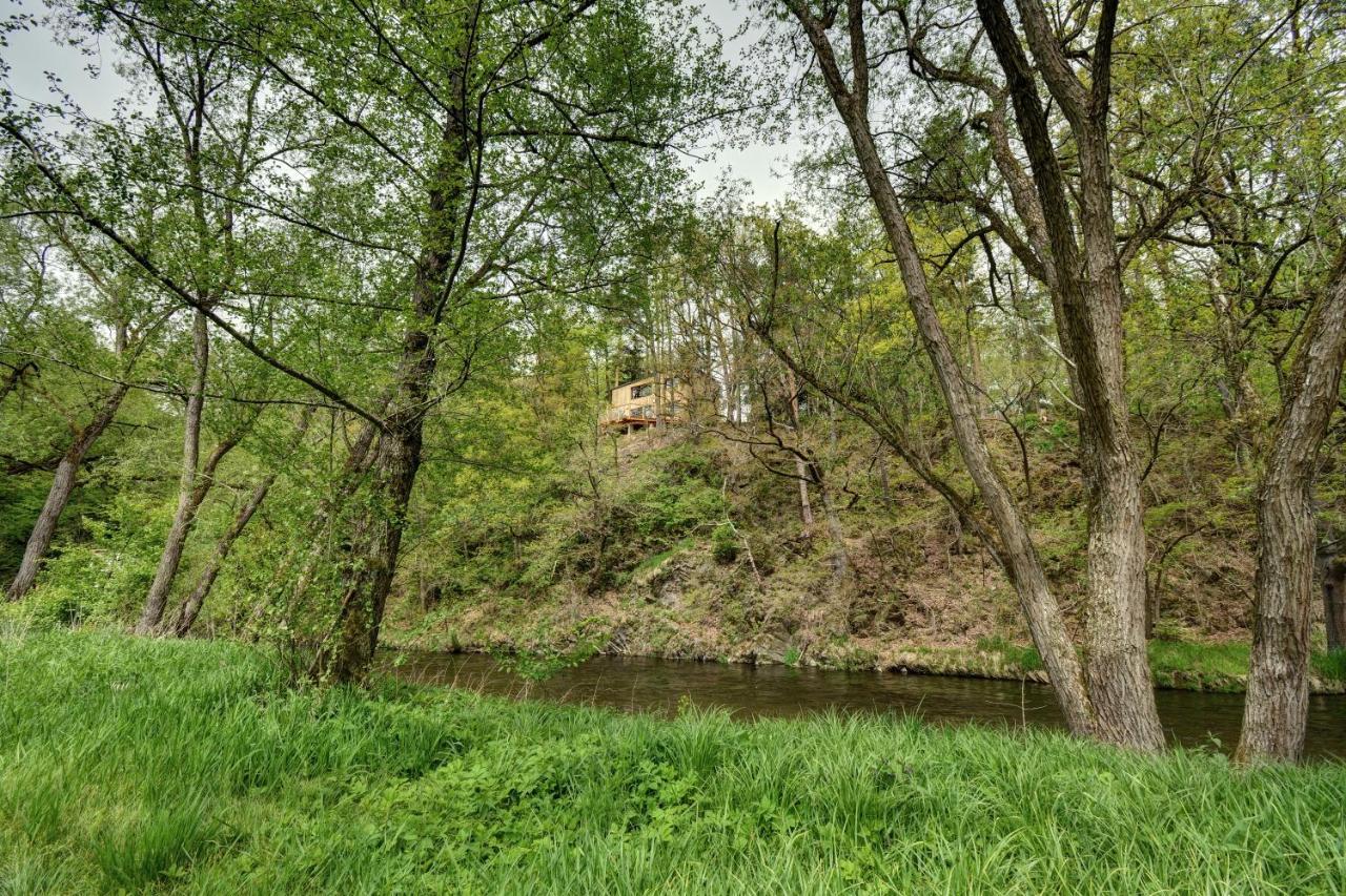Riverside Cabin Doudleby Exterior photo